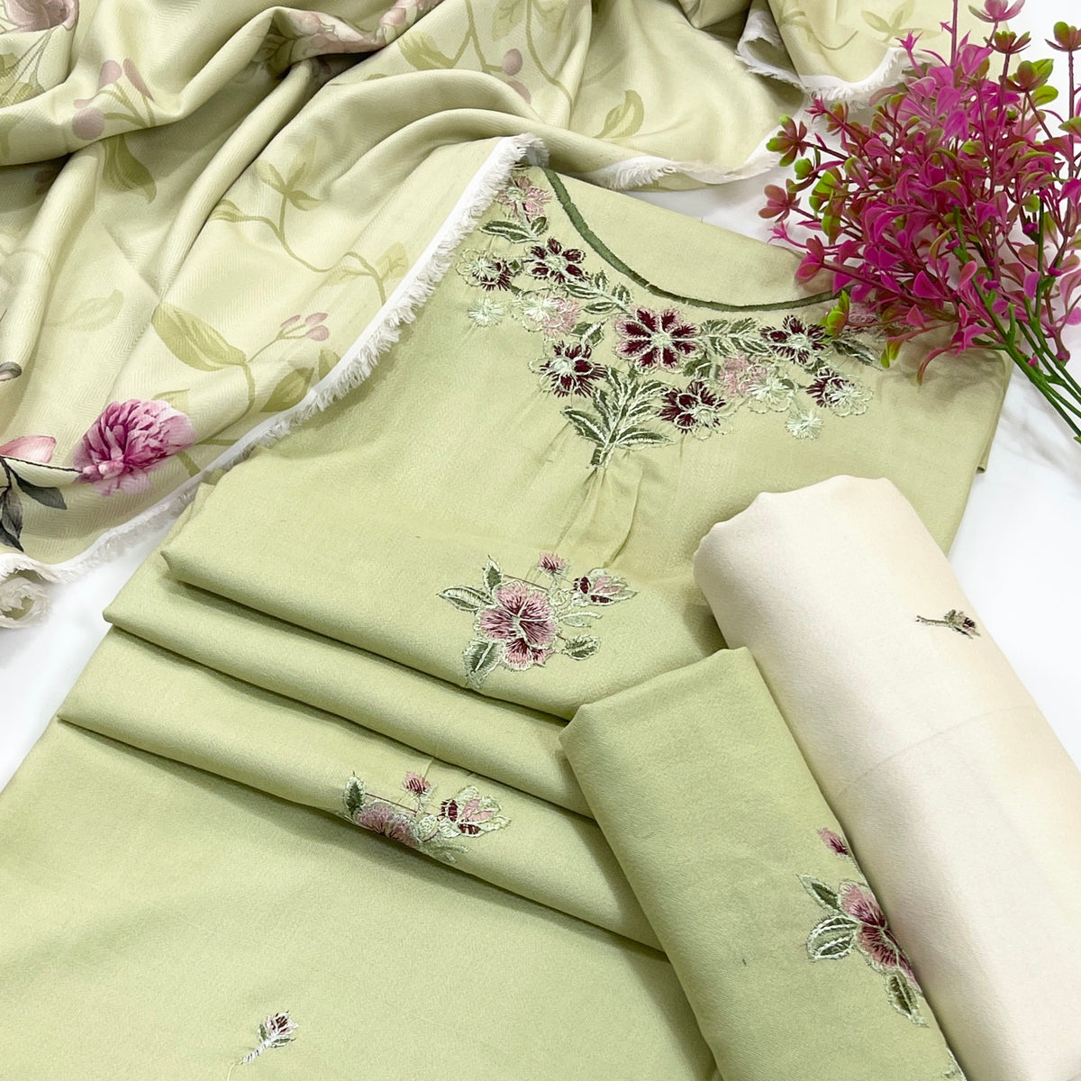 Iznik Plain Embroidered Dhanak 3PC