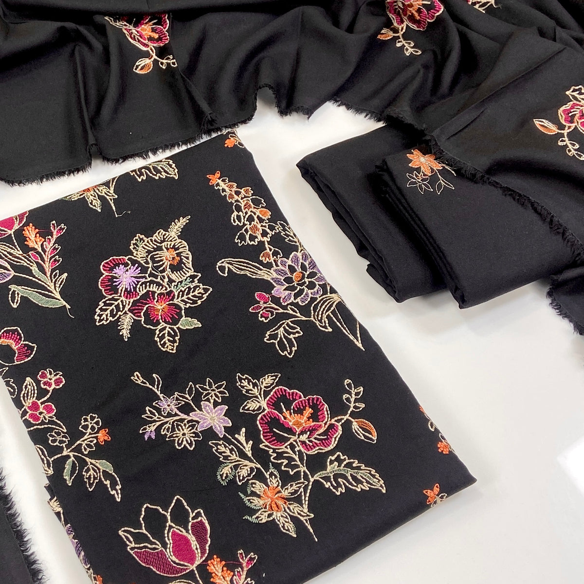Bareeze Embroidered Karandi 3PC