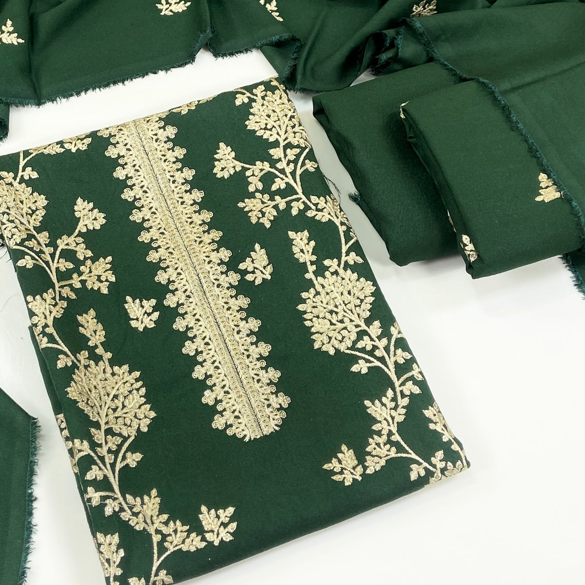 Bareeze Embroidered Karandi 3PC