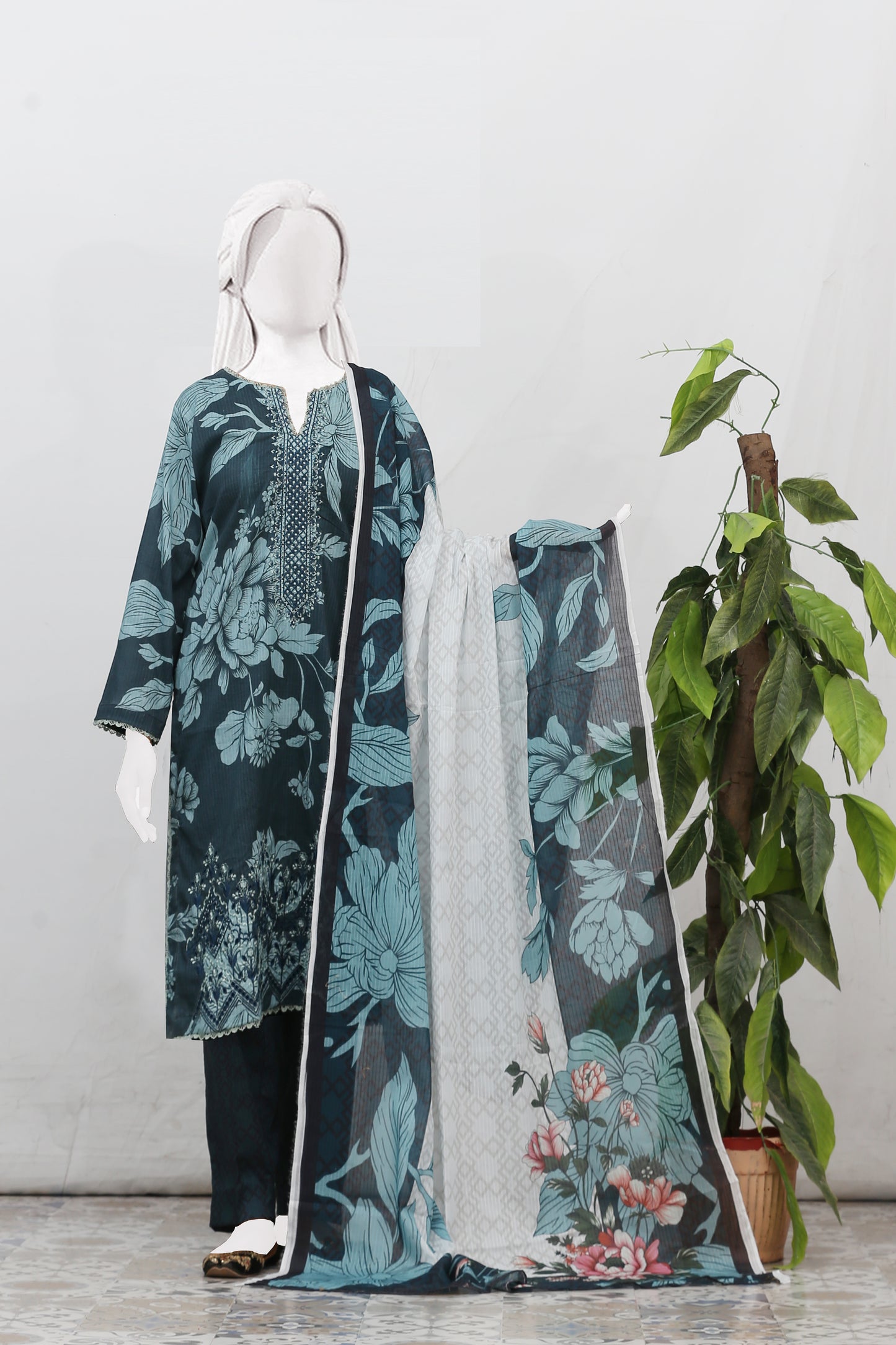 Mohagni By Anaya Noor Tana Dora Emb Lawn 3PC