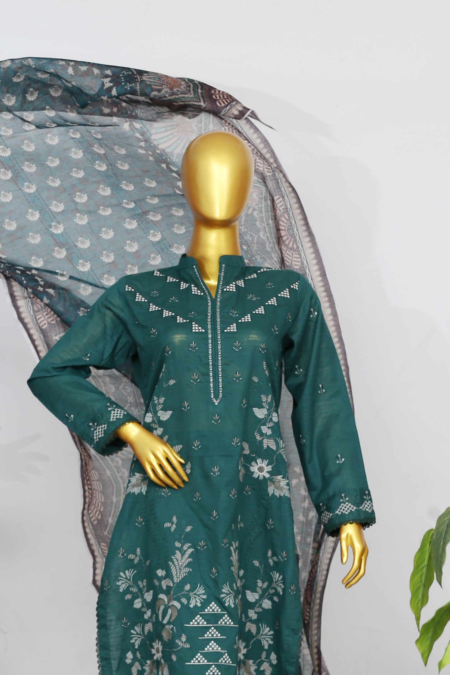 Mastani By Anaya Noor Bana Dora Emb Lawn 3PC