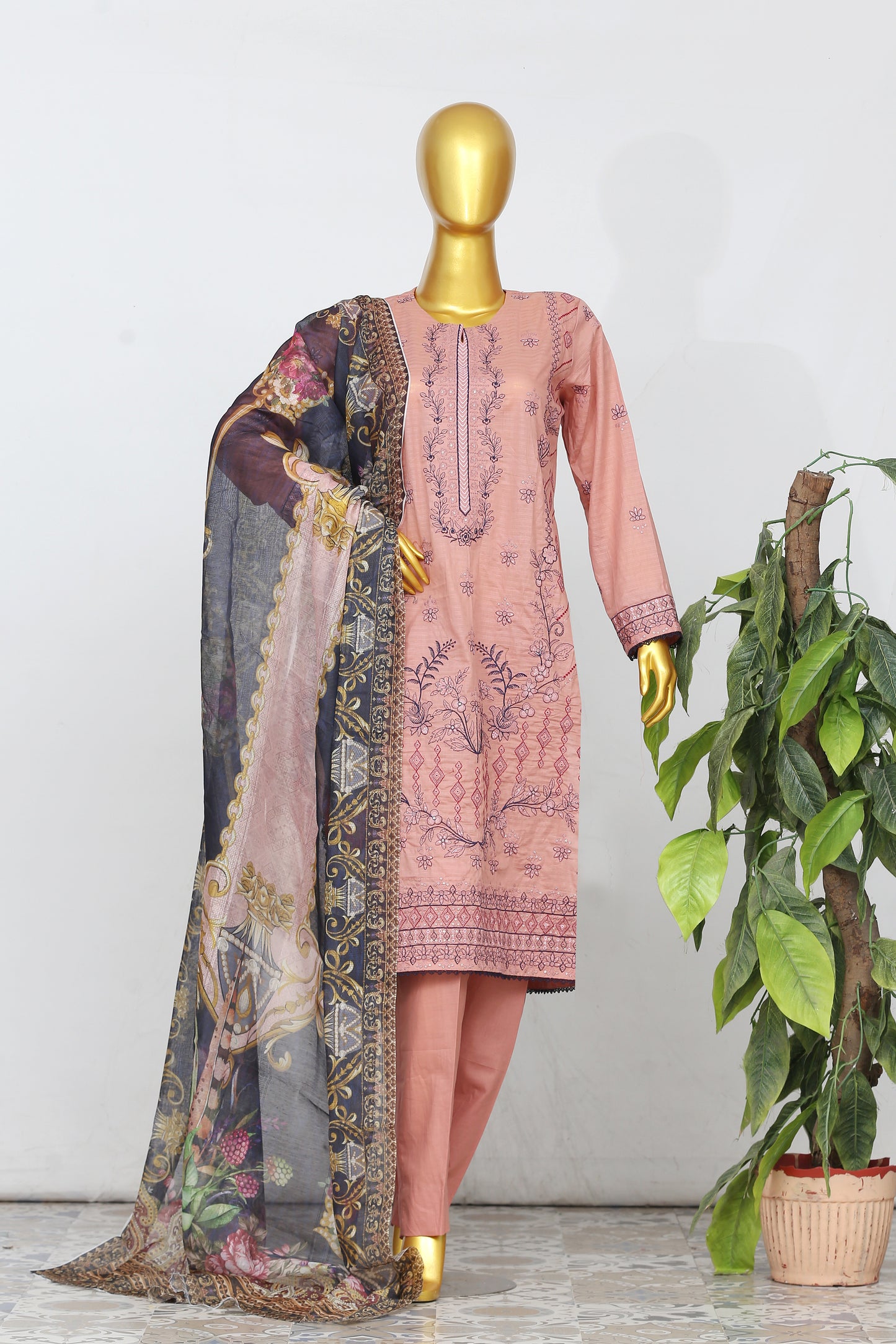 Zarqash By Anaya Noor Bana Dora Emb Lawn 3PC