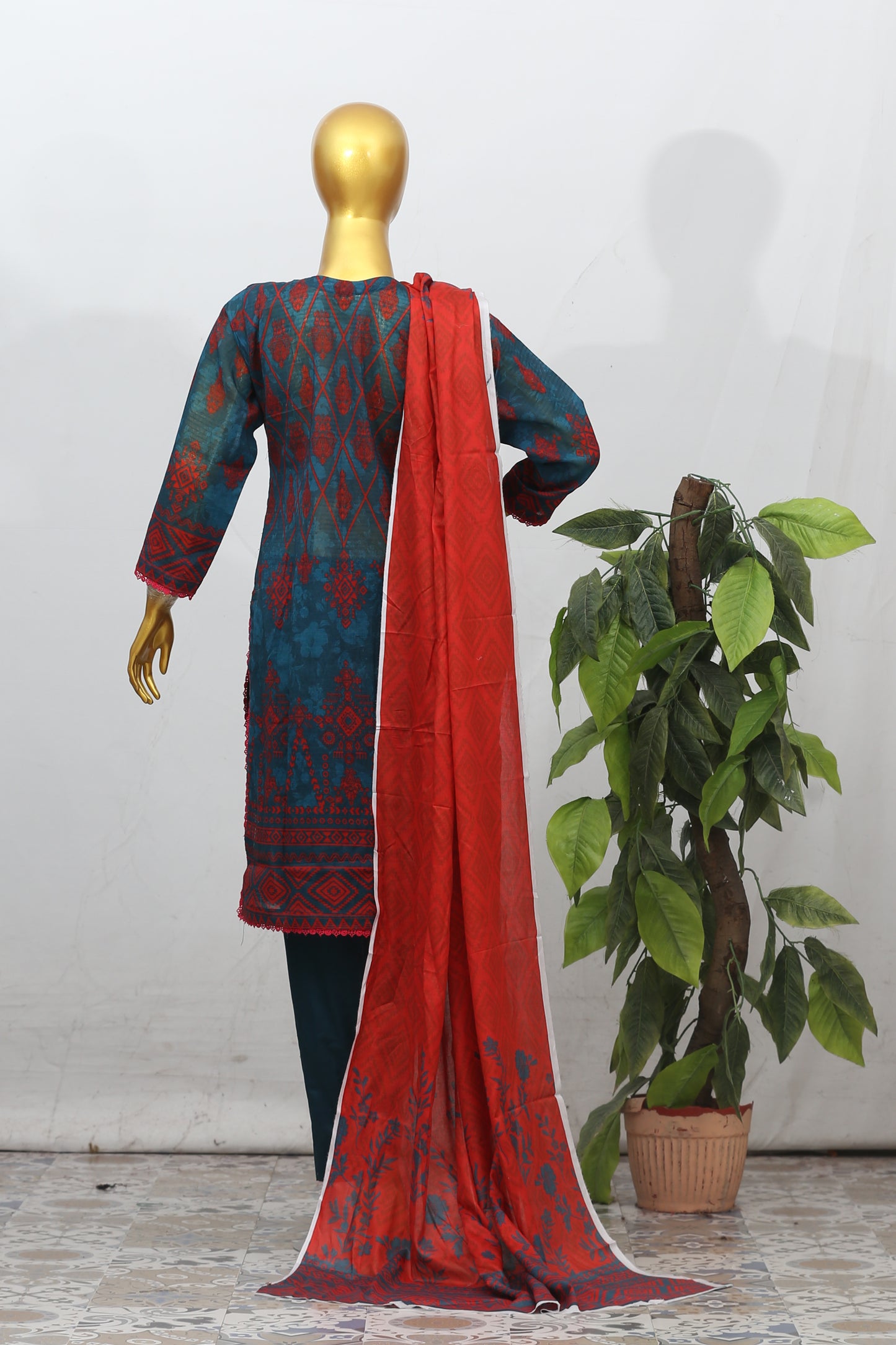 Zarnish By Anaya Noor Heavy Emb Lawn 3PC