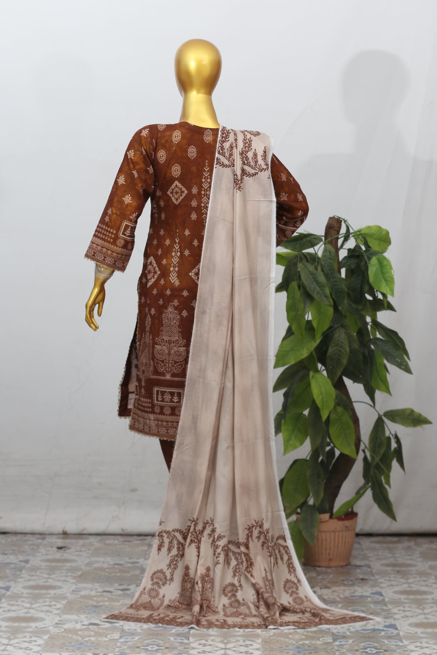 Zarnish By Anaya Noor Heavy Emb Lawn 3PC