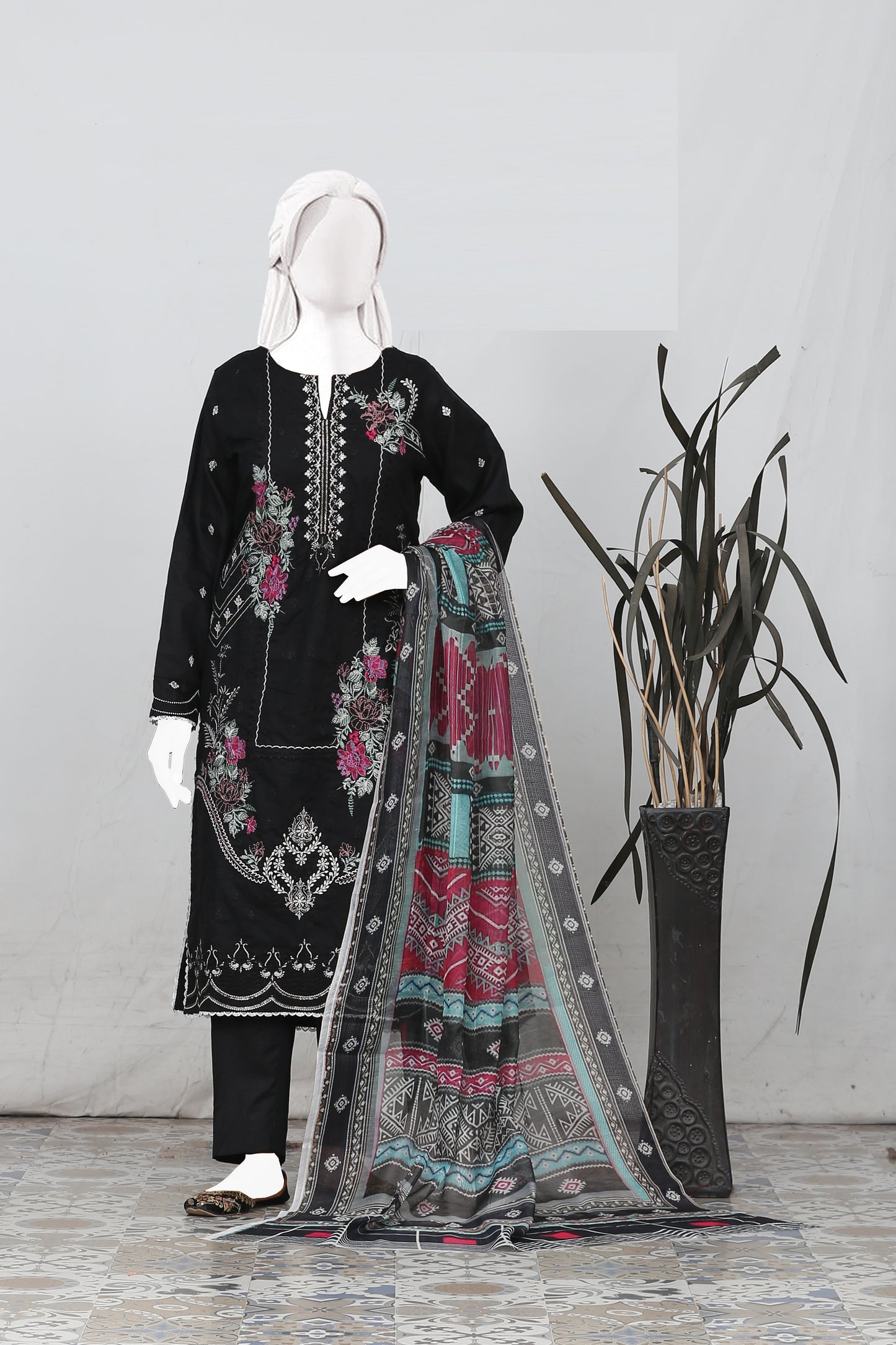 Zarqash By Anaya Noor Bana Dora Emb 3PC