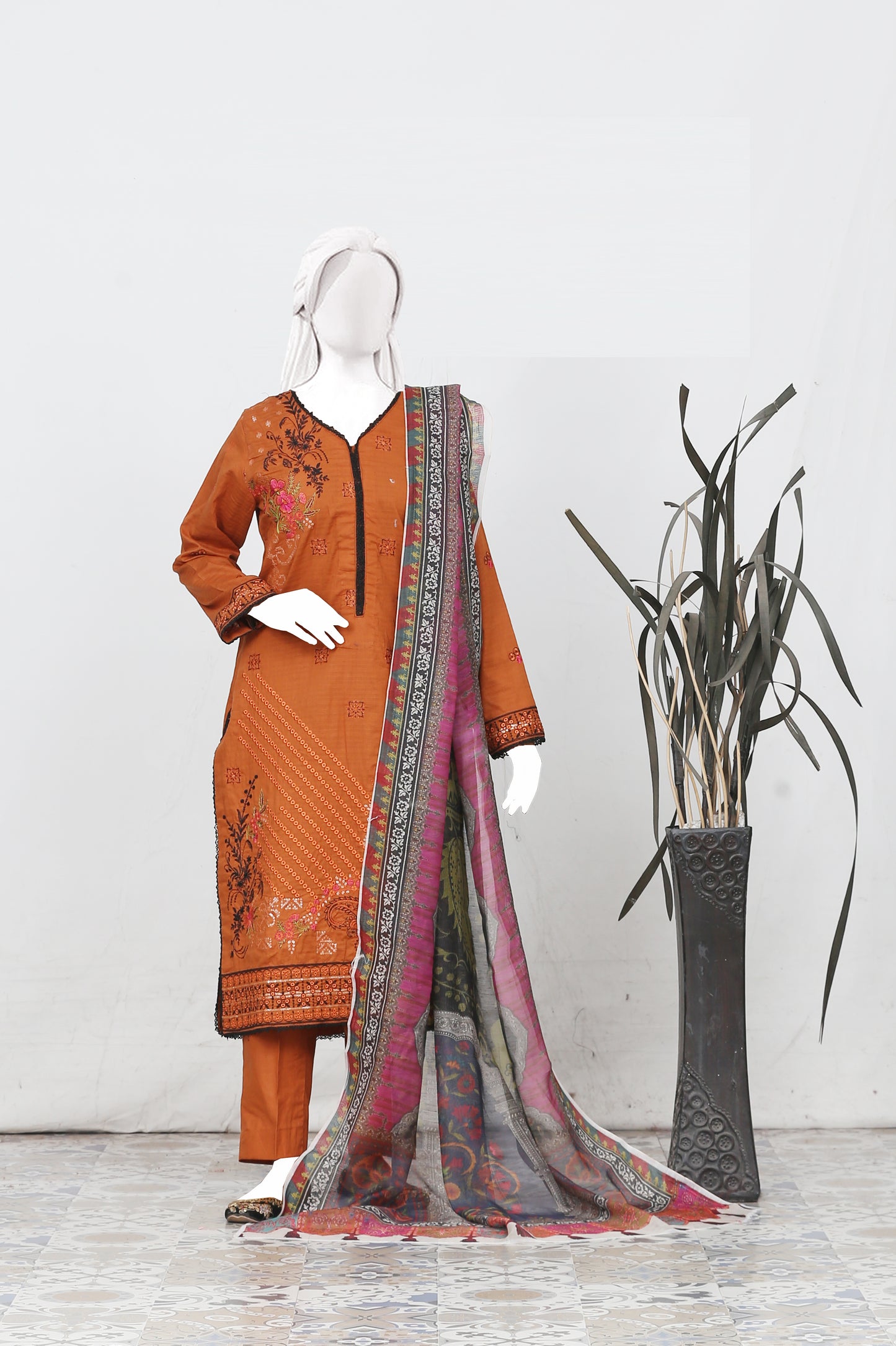 Zarqash By Anaya Noor Bana Dora Emb 3PC