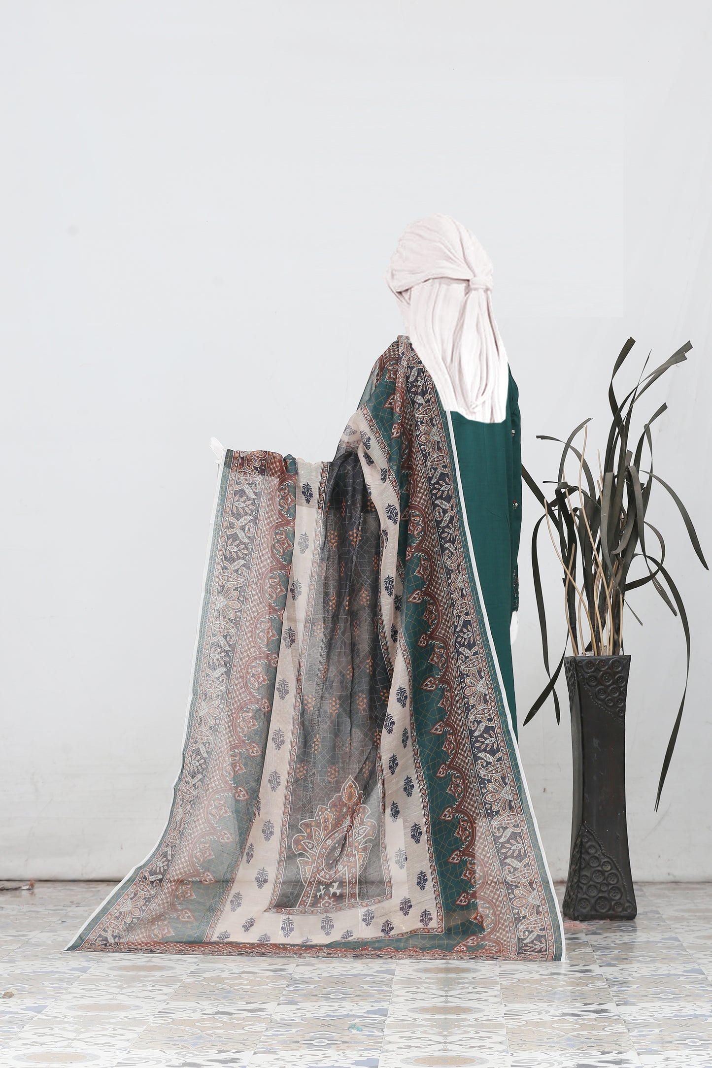 Zarqash By Anaya Noor Bana Dora Emb 3PC
