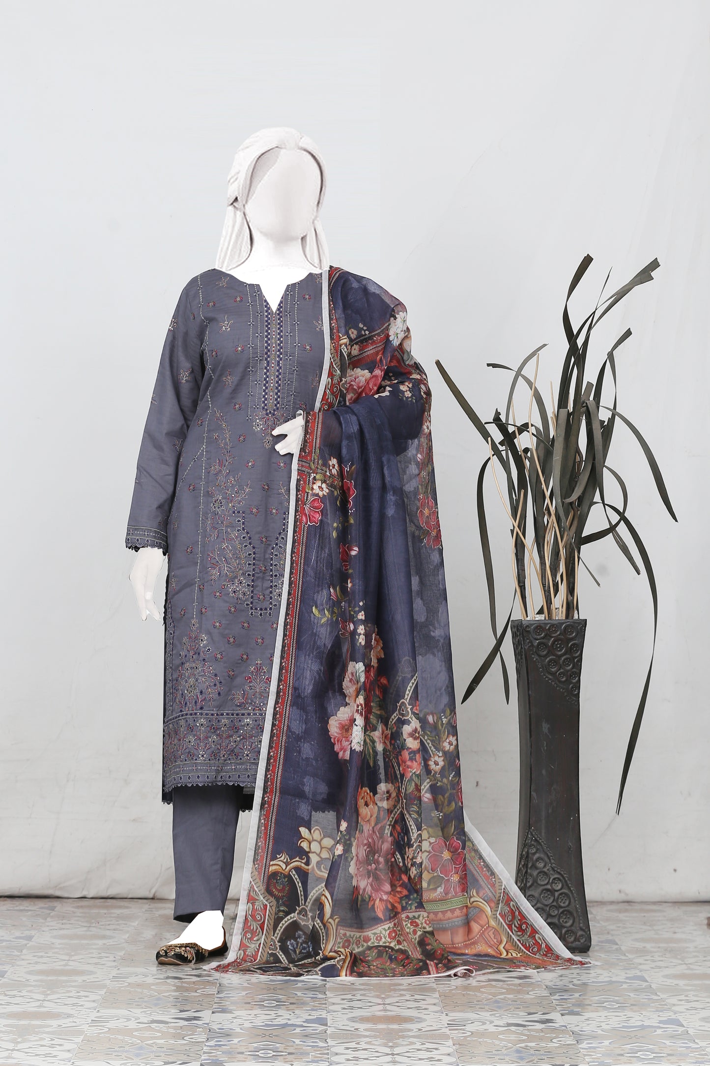 Zarqash By Anaya Noor Bana Dora Emb 3PC