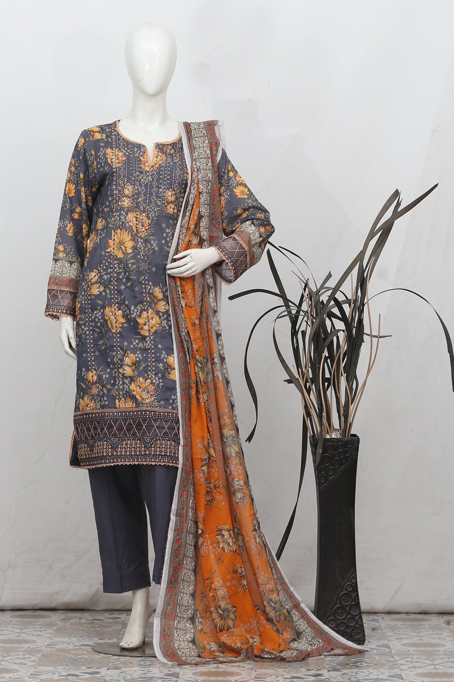 Fantak By Anaya Noor Heavy Emb Lawn 3PC