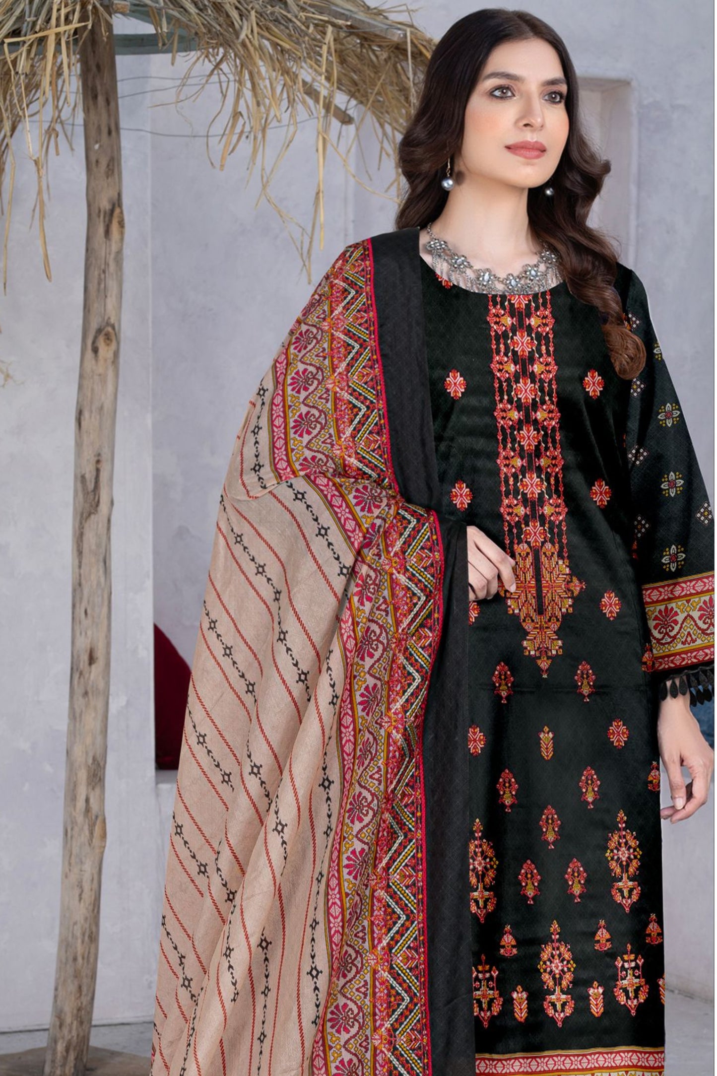 ( Bundle Of 12 ) Khoobsurat by Hania