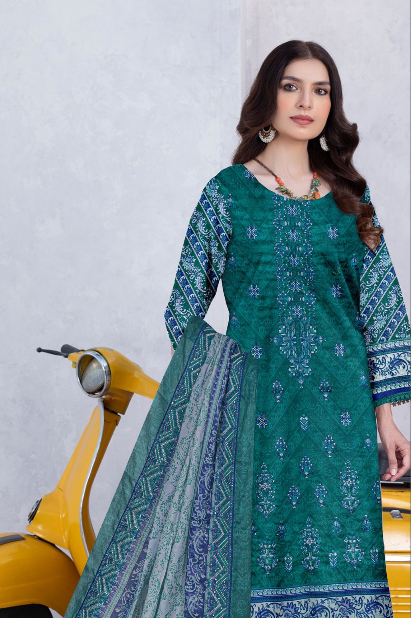 ( Bundle Of 12 ) Khoobsurat by Hania