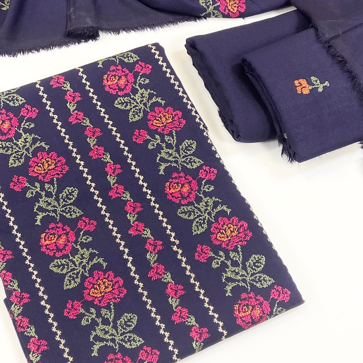Bareeze Embroidered Karandi 3PC