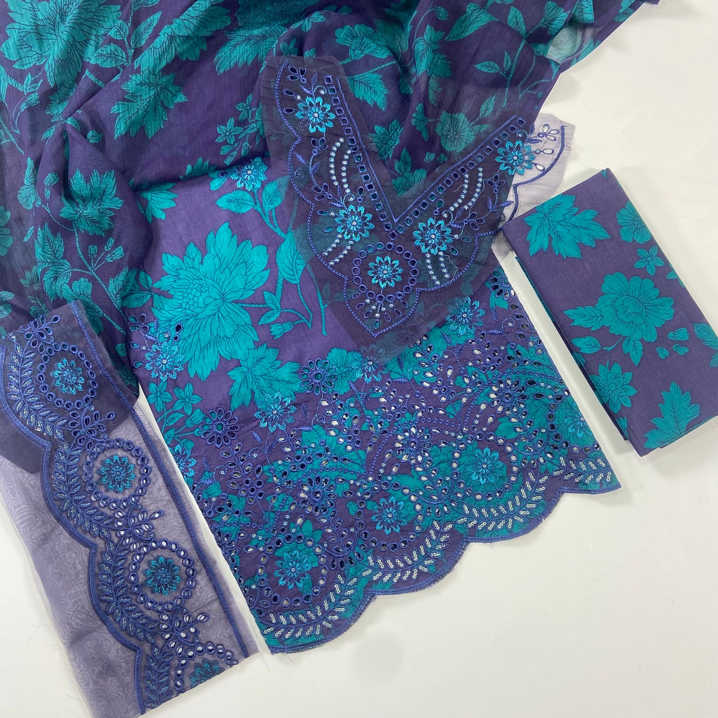 Maria B Emb Luxury Lawn 3PC