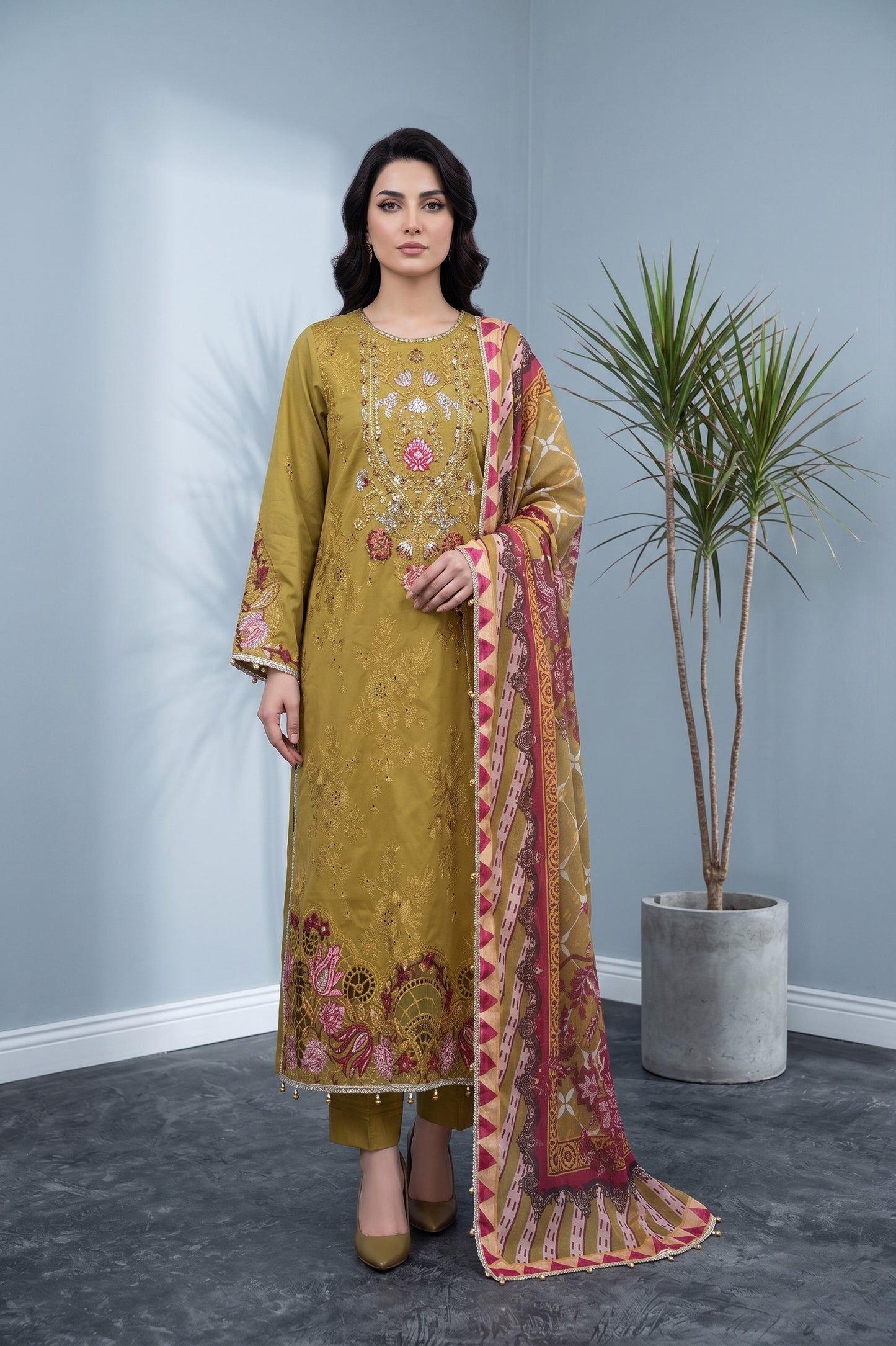 Shiffli Kari By Anaya Noor Emb Lawn 3PC