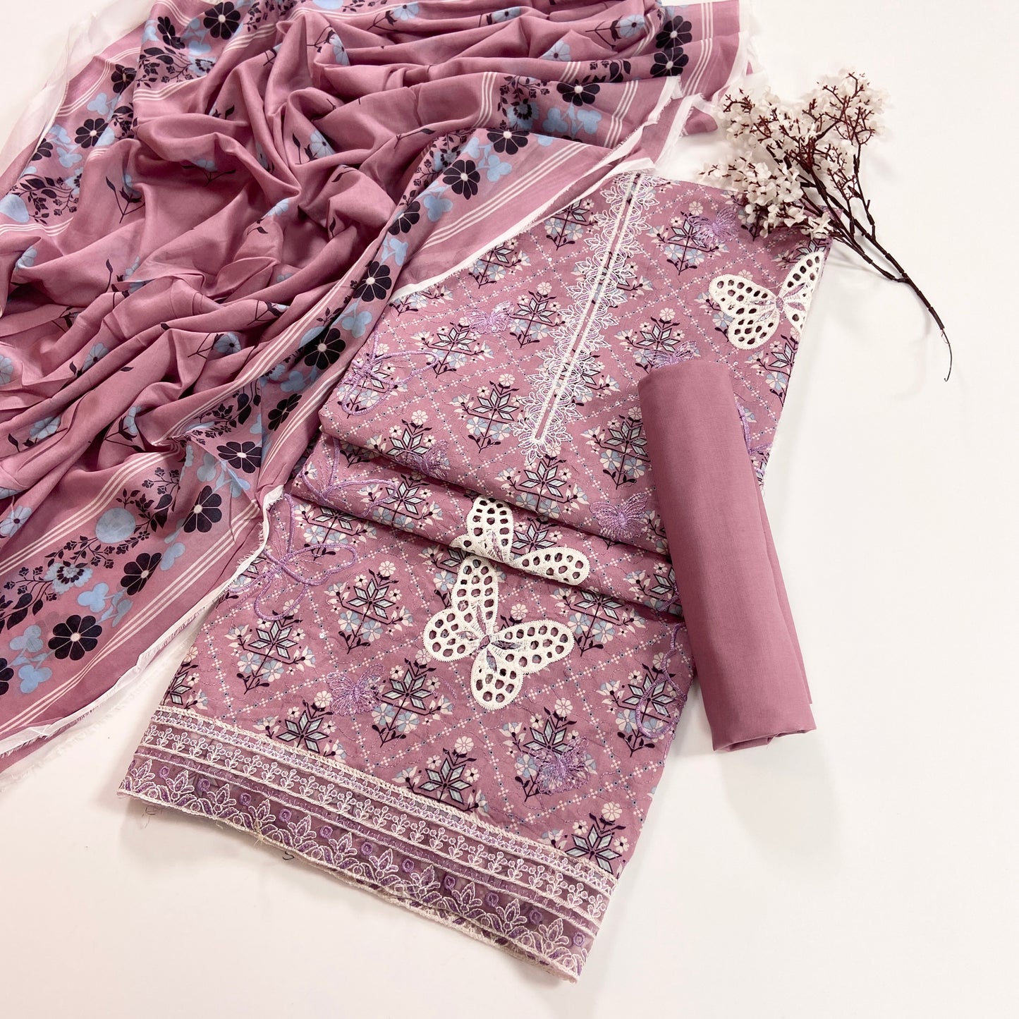Maliha By Anaya Noor Emb Lawn 3PC