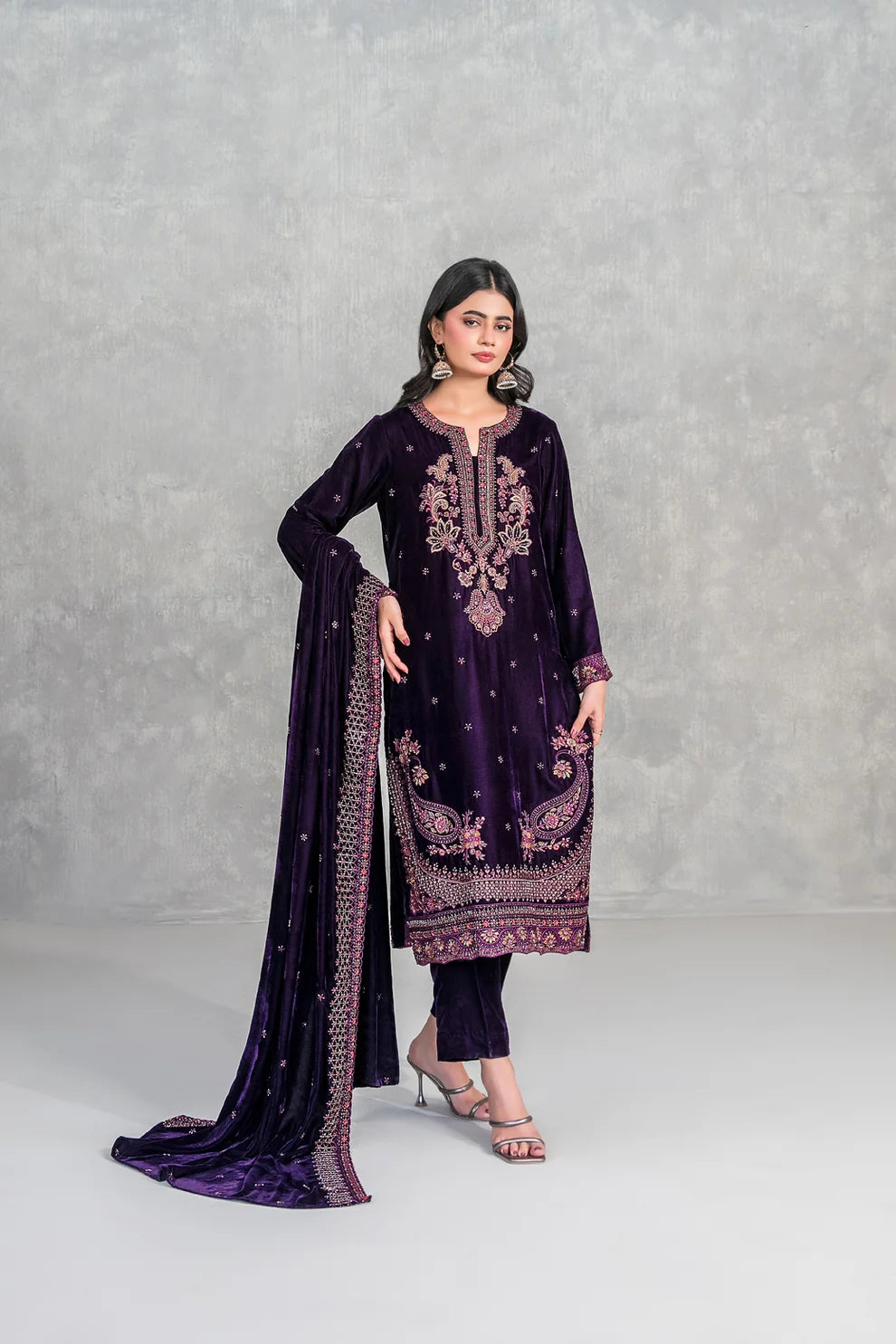 Sincera By Tawakkal Luxury Fancy Emb Cutdana Velvet 3PC