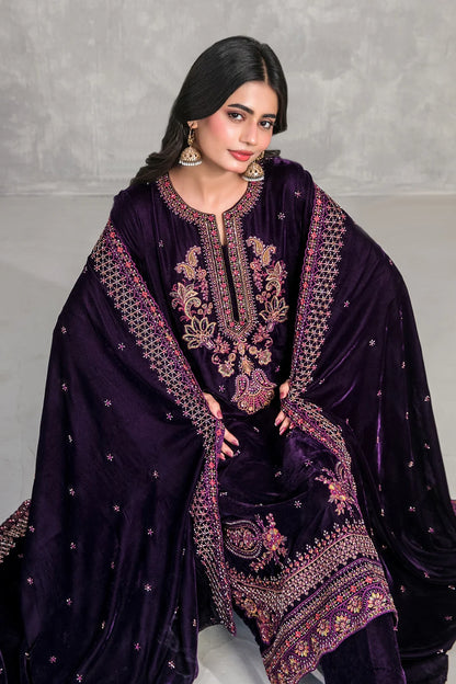 Sincera By Tawakkal Luxury Fancy Emb Cutdana Velvet 3PC
