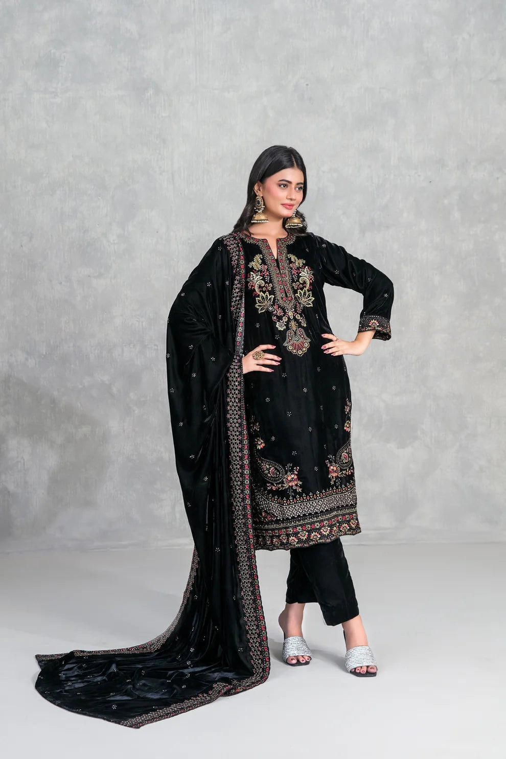 Sincera By Tawakkal Luxury Fancy Emb Cutdana Velvet 3PC