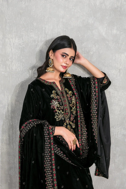 Sincera By Tawakkal Luxury Fancy Emb Cutdana Velvet 3PC