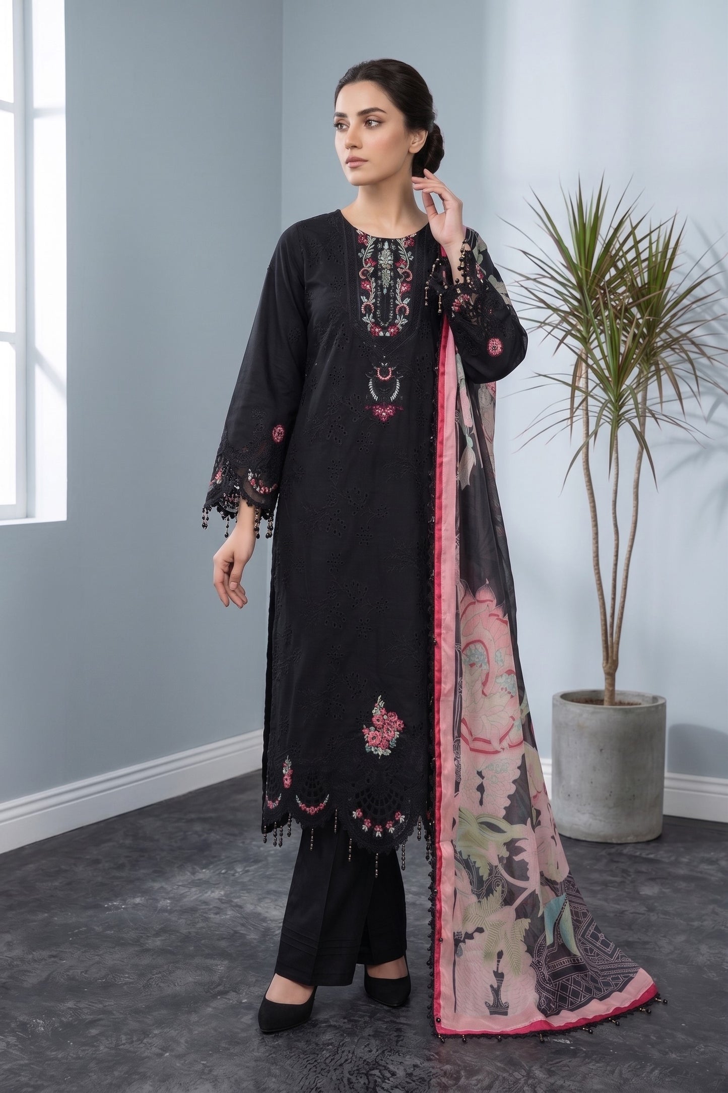 Shiffli Kari By Anaya Noor Emb Lawn 3PC