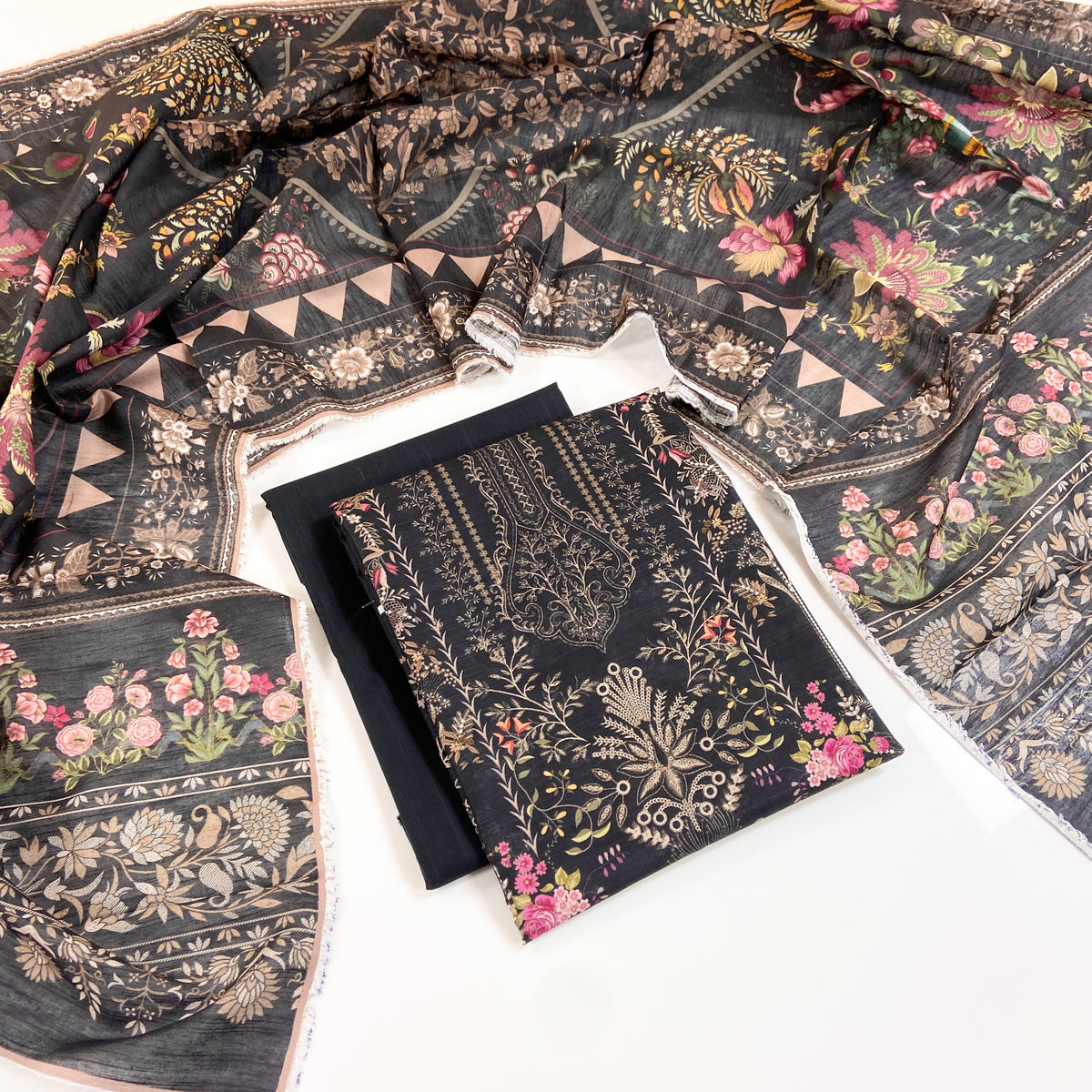 Bonanza Satrangi Digital Printed Khaddar 3PC