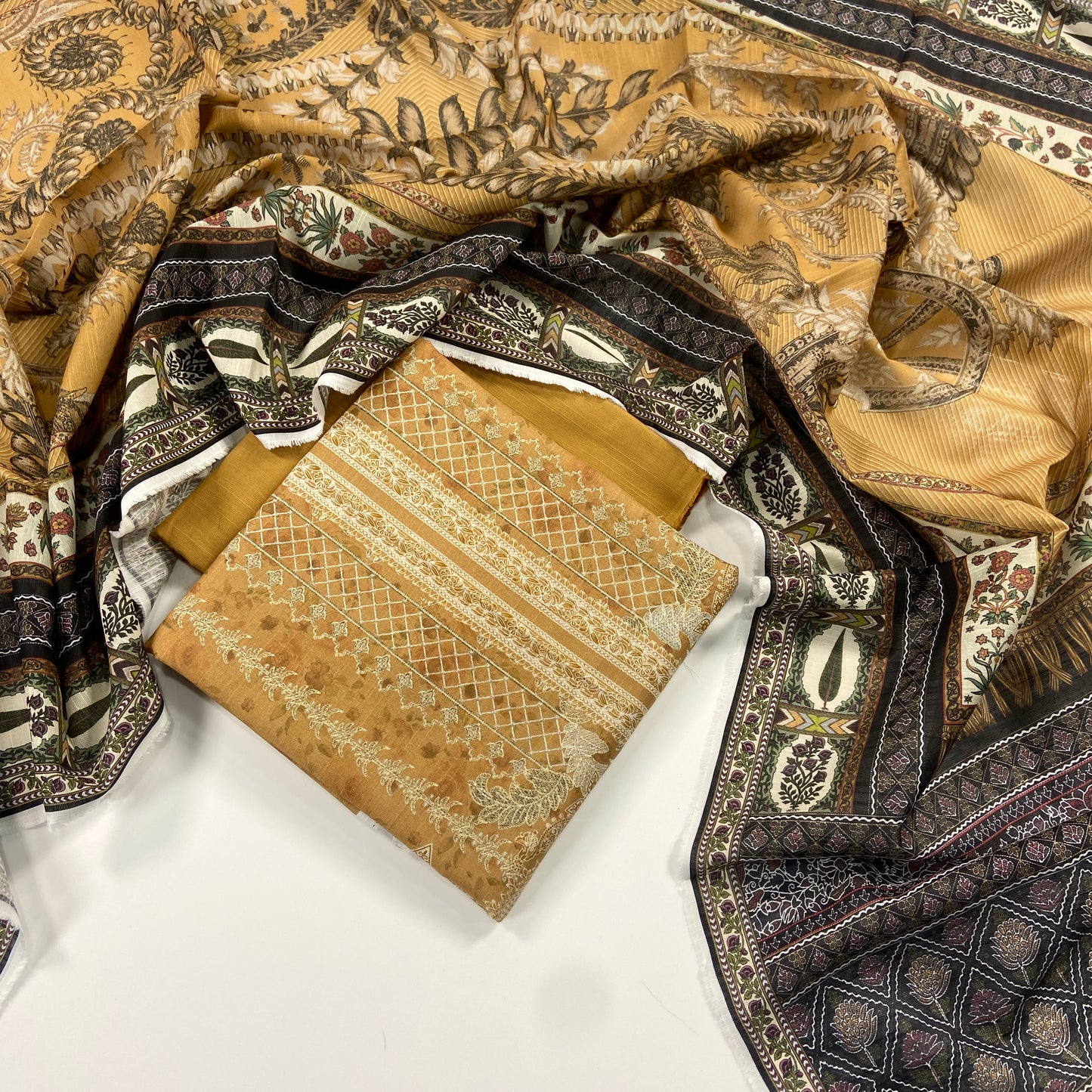 Mausummery Digital Printed Khaddar 3PC