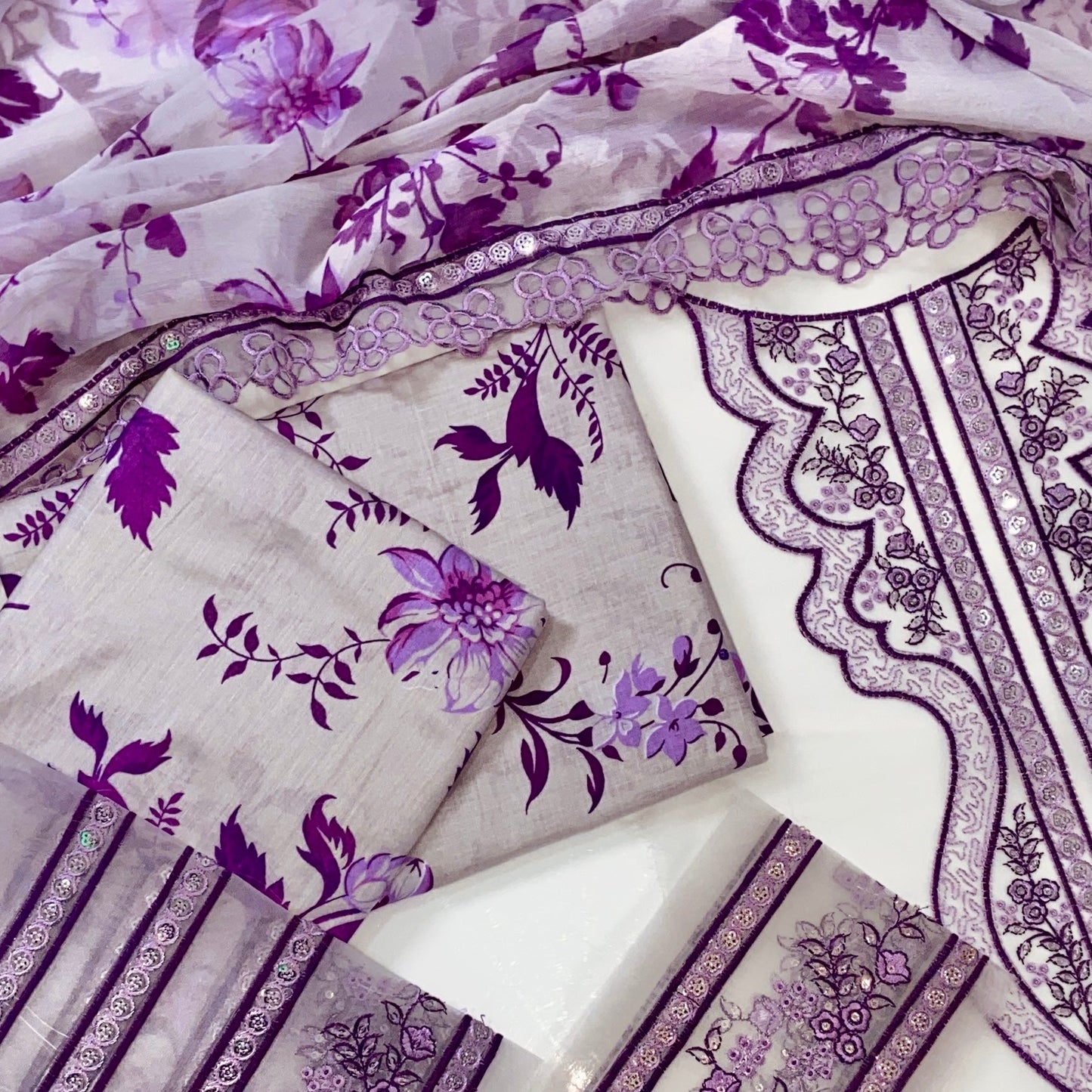 Aneelas Emb Luxury Lawn 3PC