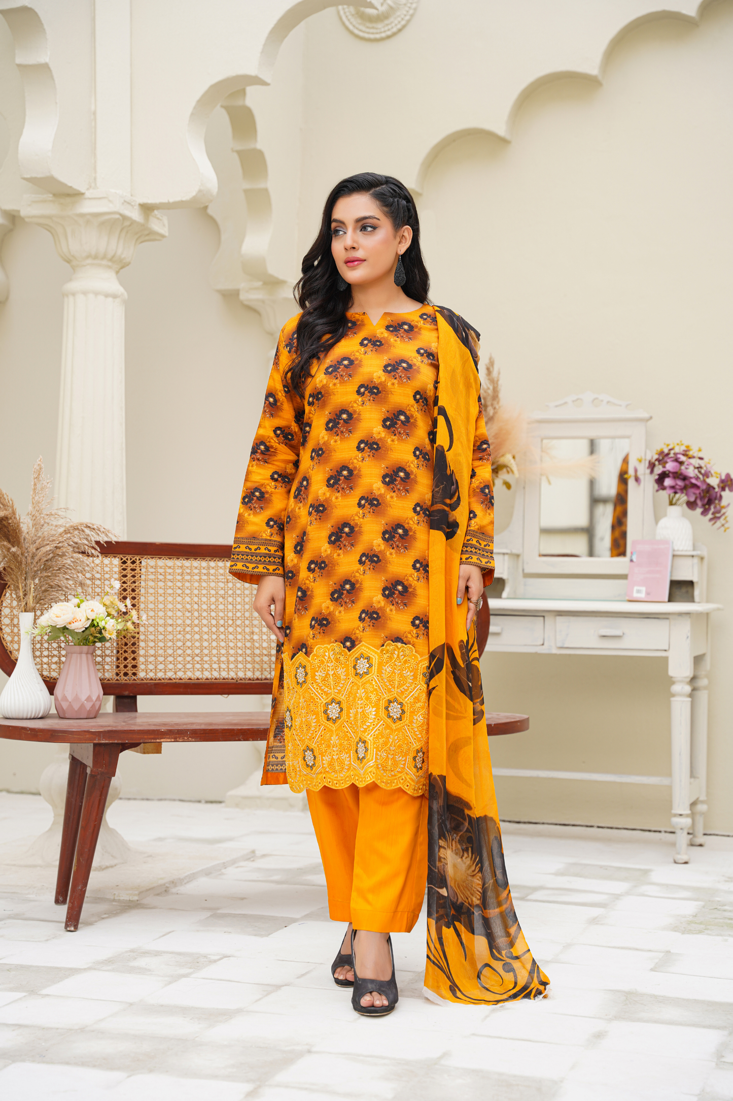 Anaya – Aaghaz-e-Sardi 3PC Viscose Suit