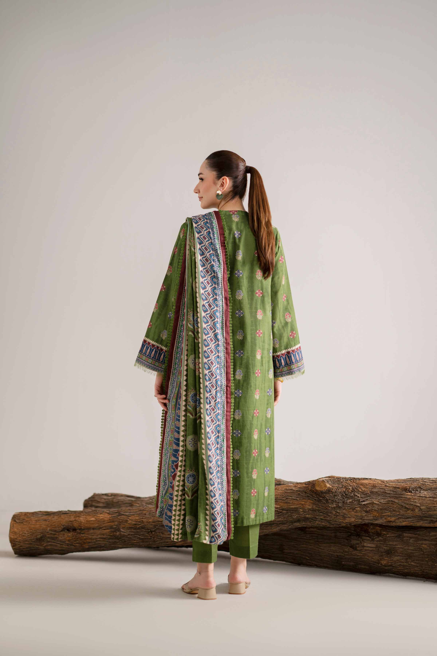 Nishat Digital Printed Lawn 3PC