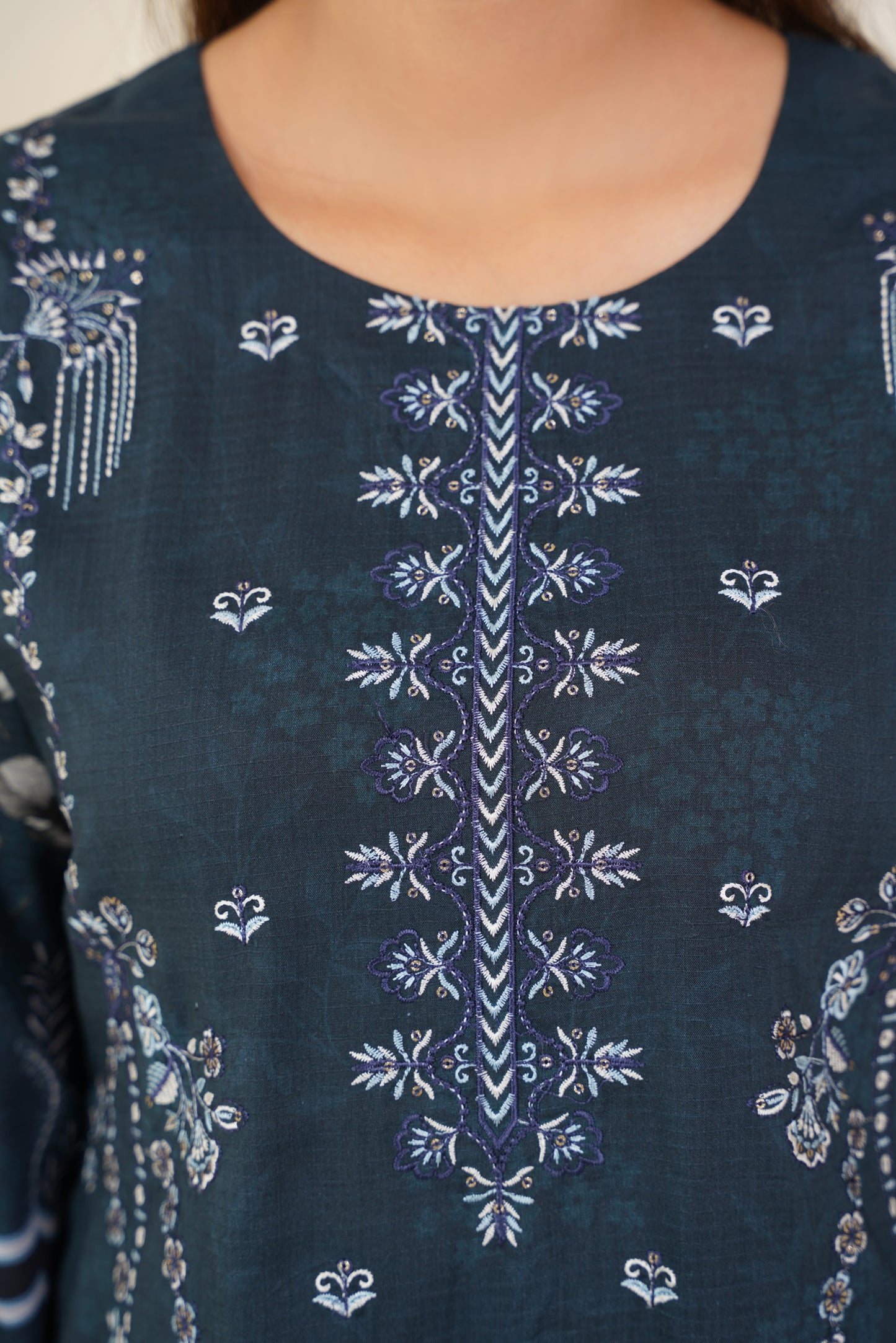 Riwayat-e-Sardi By Anaya Noor Emb Linen 3PC