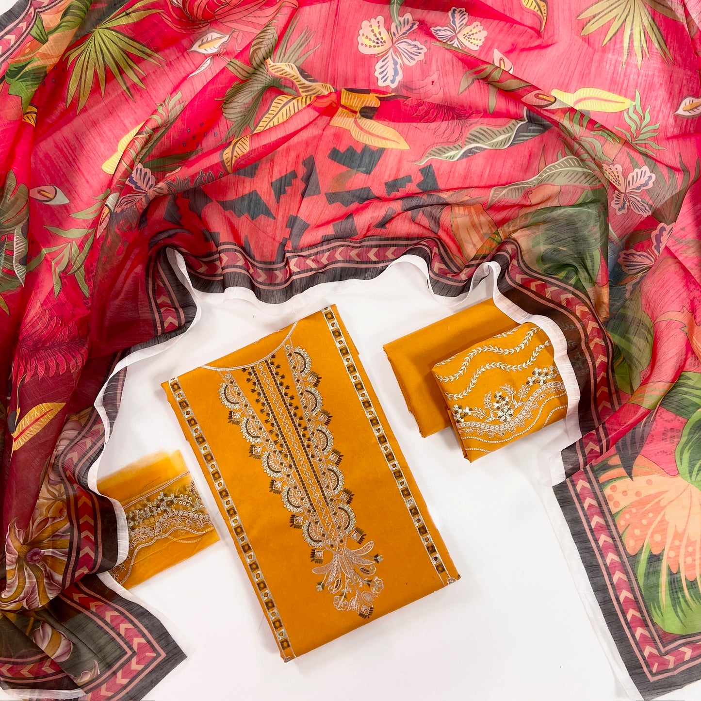 izel Plain Embroidered Lawn 3PC