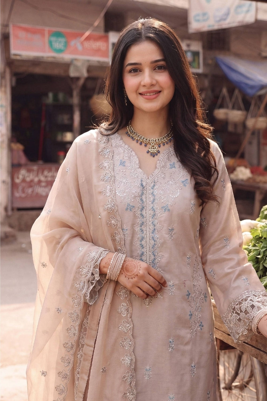 Fatima Bano By Dastak Luxury Emb Lawn Volume 3PC