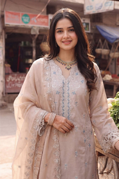 Fatima Bano By Dastak Luxury Emb Lawn Volume 3PC