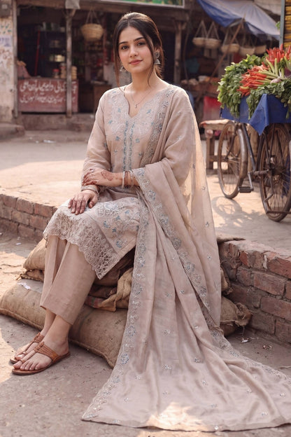 Fatima Bano By Dastak Luxury Emb Lawn Volume 3PC