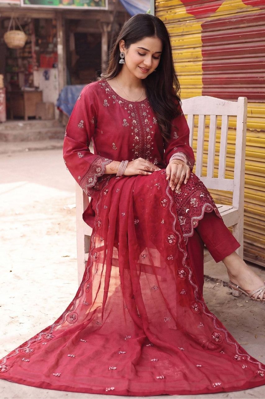 Fatima Bano By Dastak Luxury Emb Lawn Volume 3PC