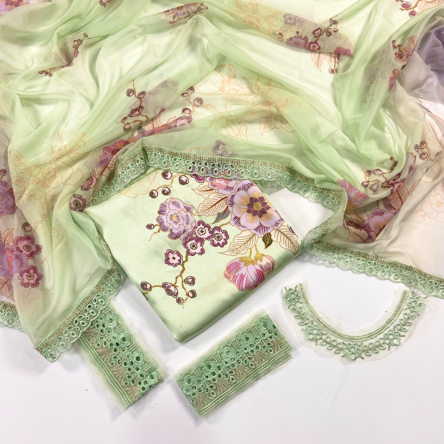 Iznik Premium Silk – With Organza Patches