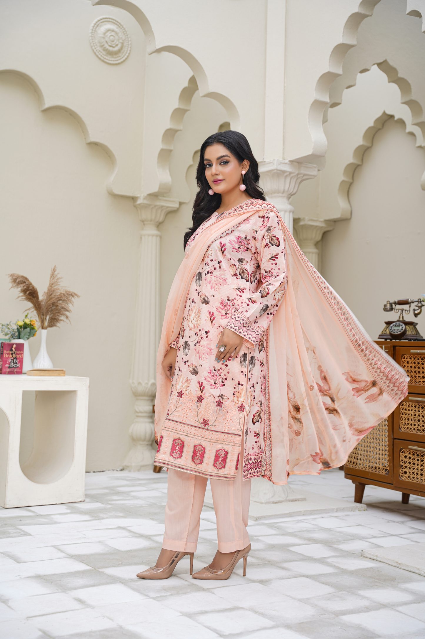 Anaya – Aaghaz-e-Sardi 3PC Viscose Suit