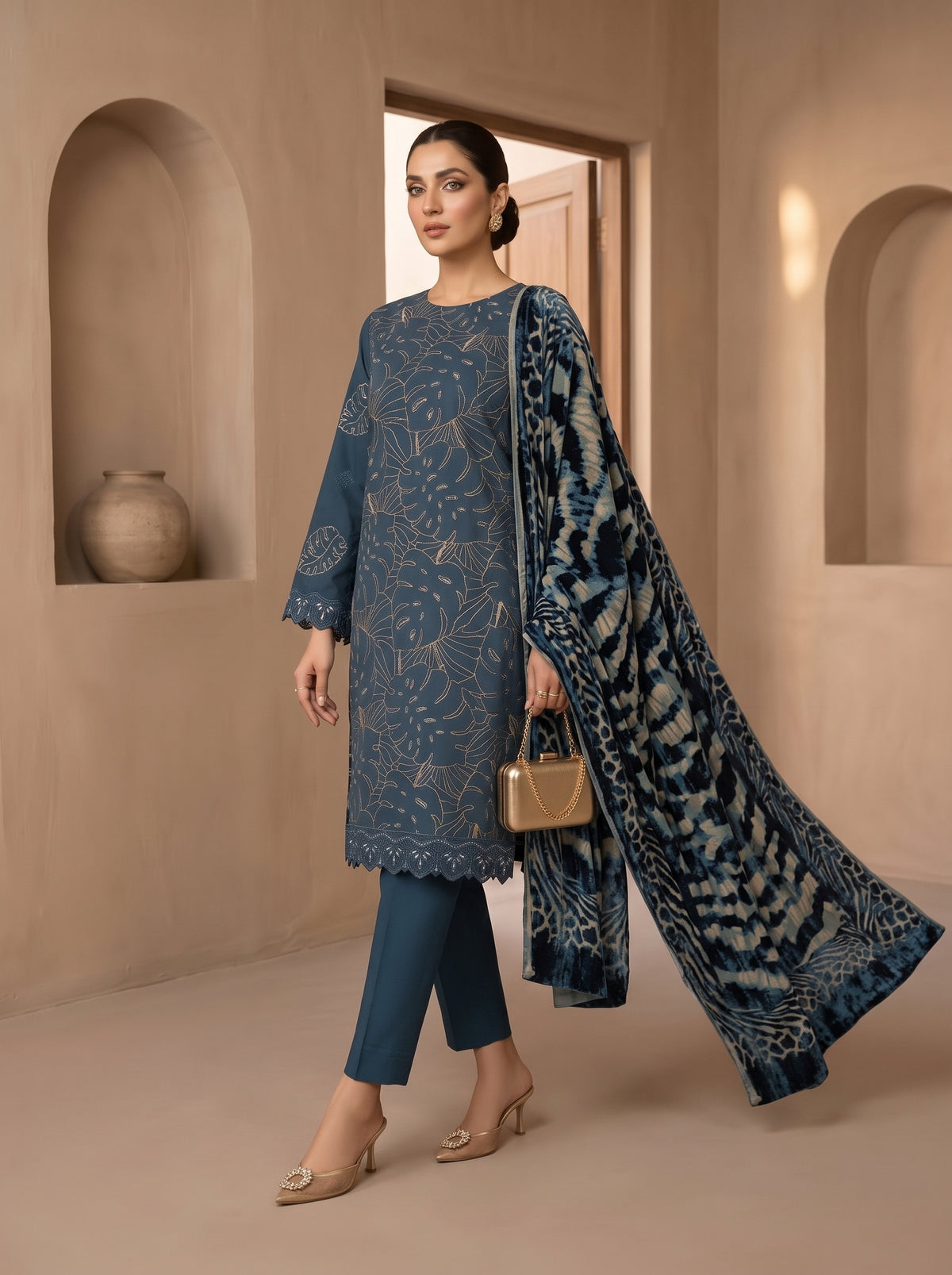 Luxuria By Anaya Noor Heavy Emb Dhanak With Plachi Shawl 3PC