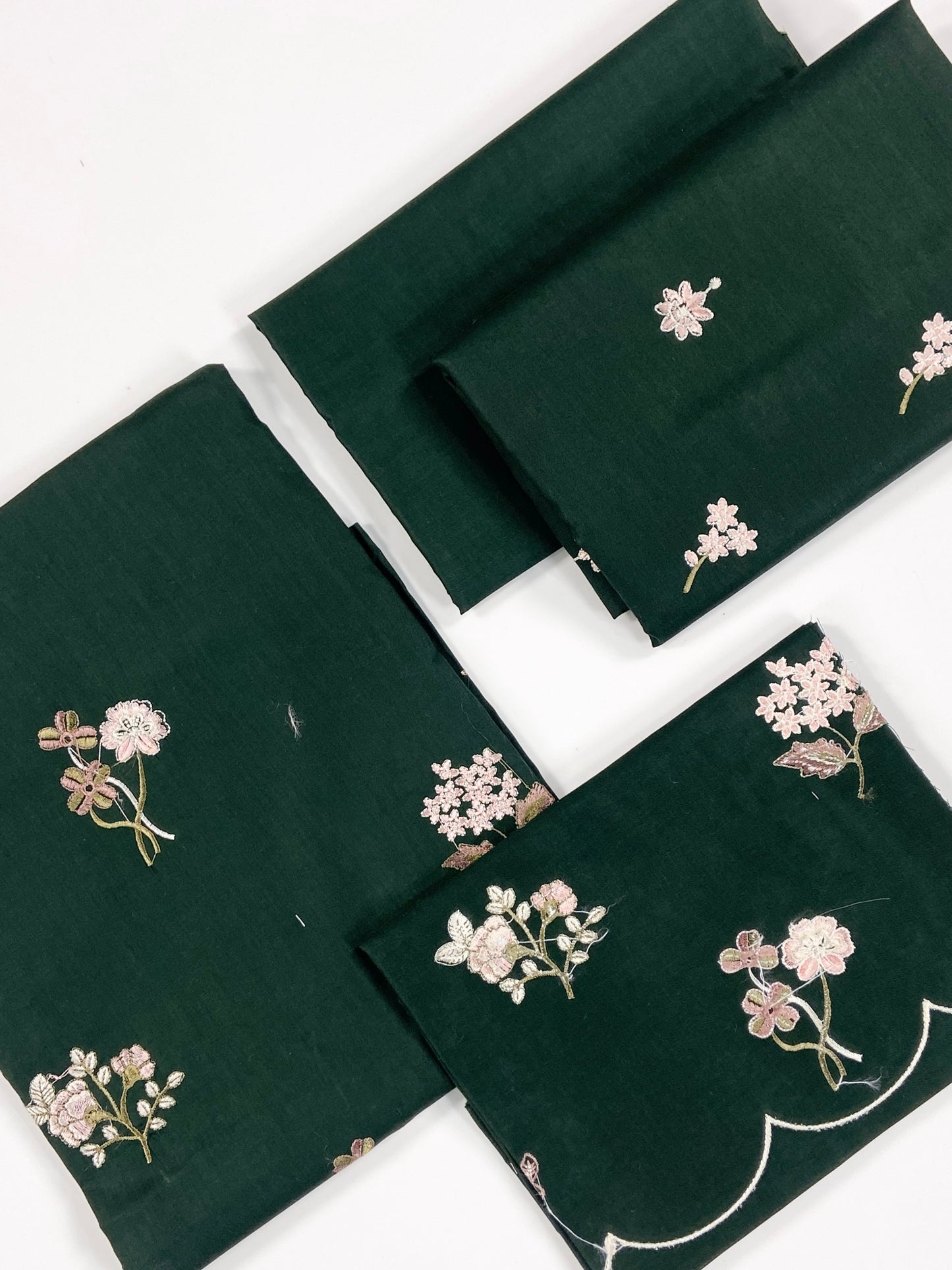 izel Embroidered Lawn 2PC