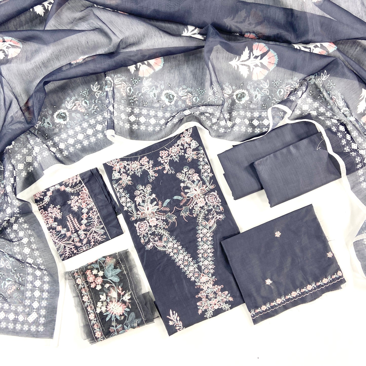 Mushq Embroidered Lawn 3PC