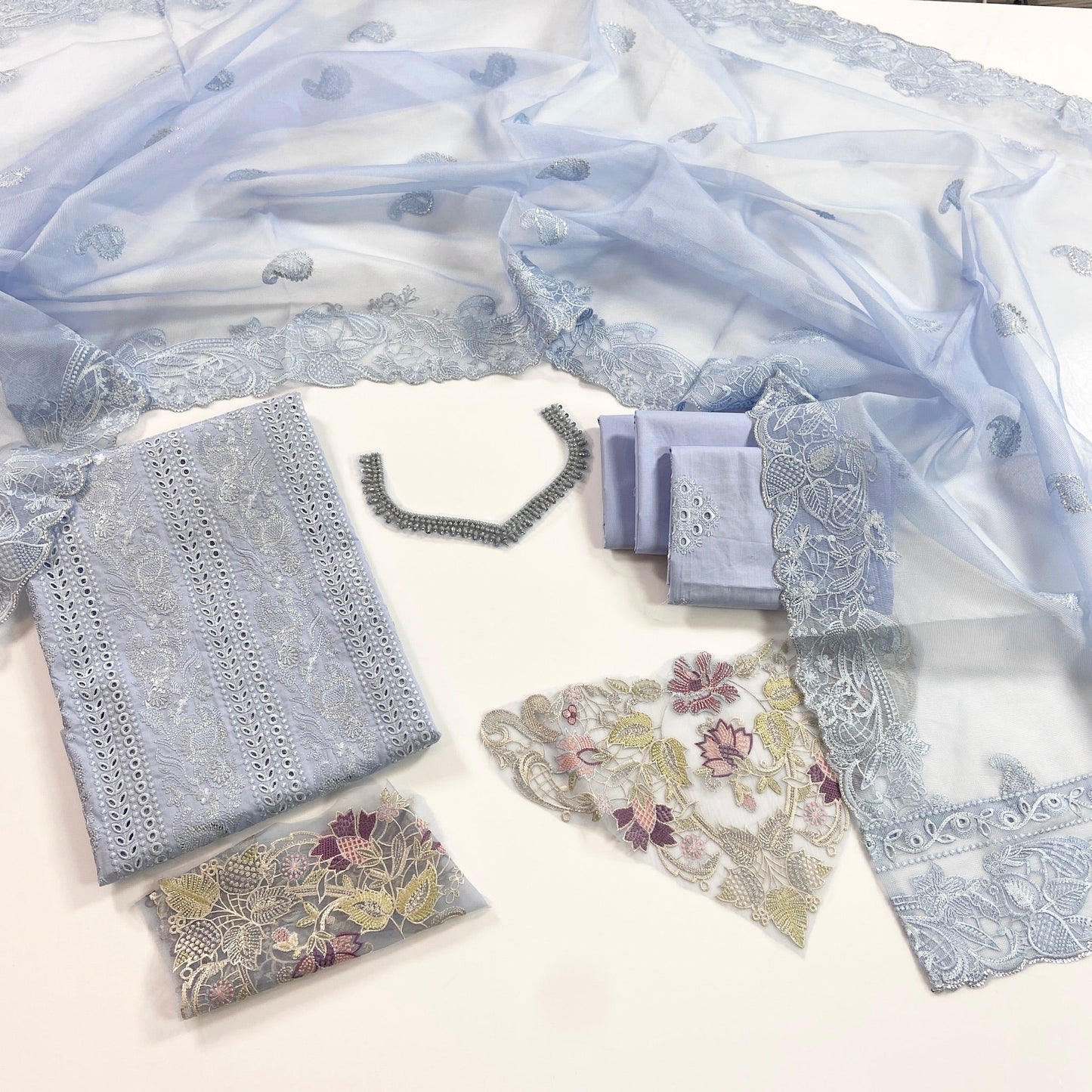 Imrozia Luxury Embroidered Lawn 3PC