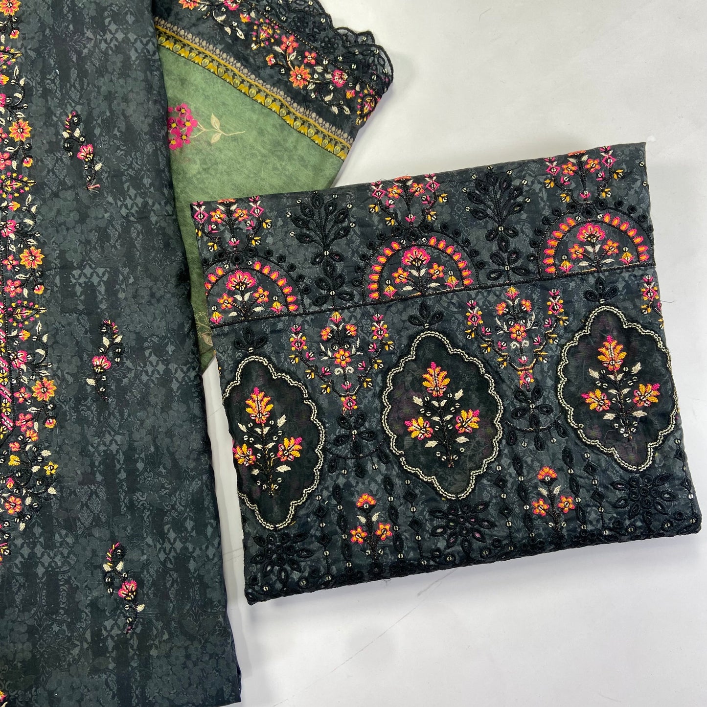 Riwayat Embroidered Lawn With Lazer Cutwork 3-PC