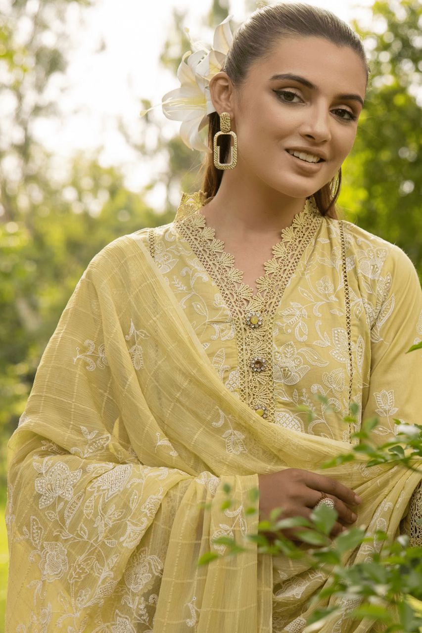 Regalia Salina Khaddar 3-Piece Winter Collection 2023