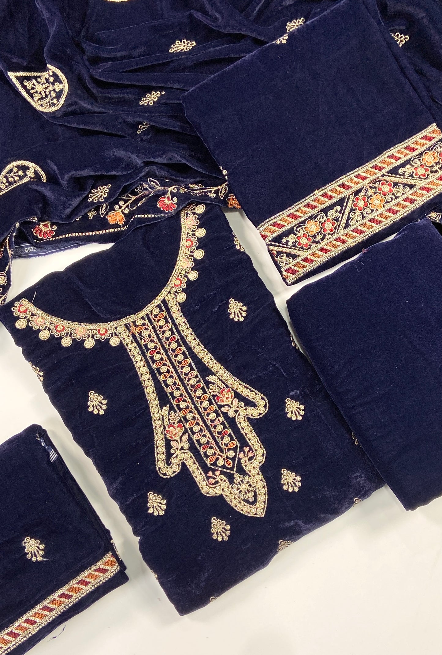 Maria B Luxury Velvet Embroidered Suit – 3PC