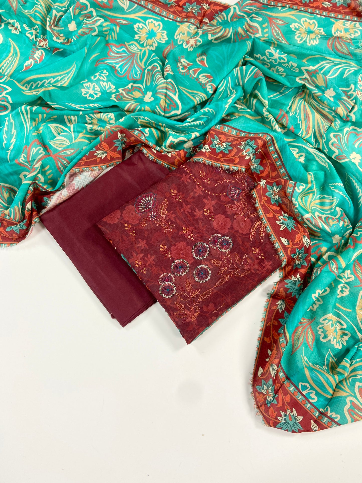Anaya Noor Bana Dora Embroidered Lawn 3PC