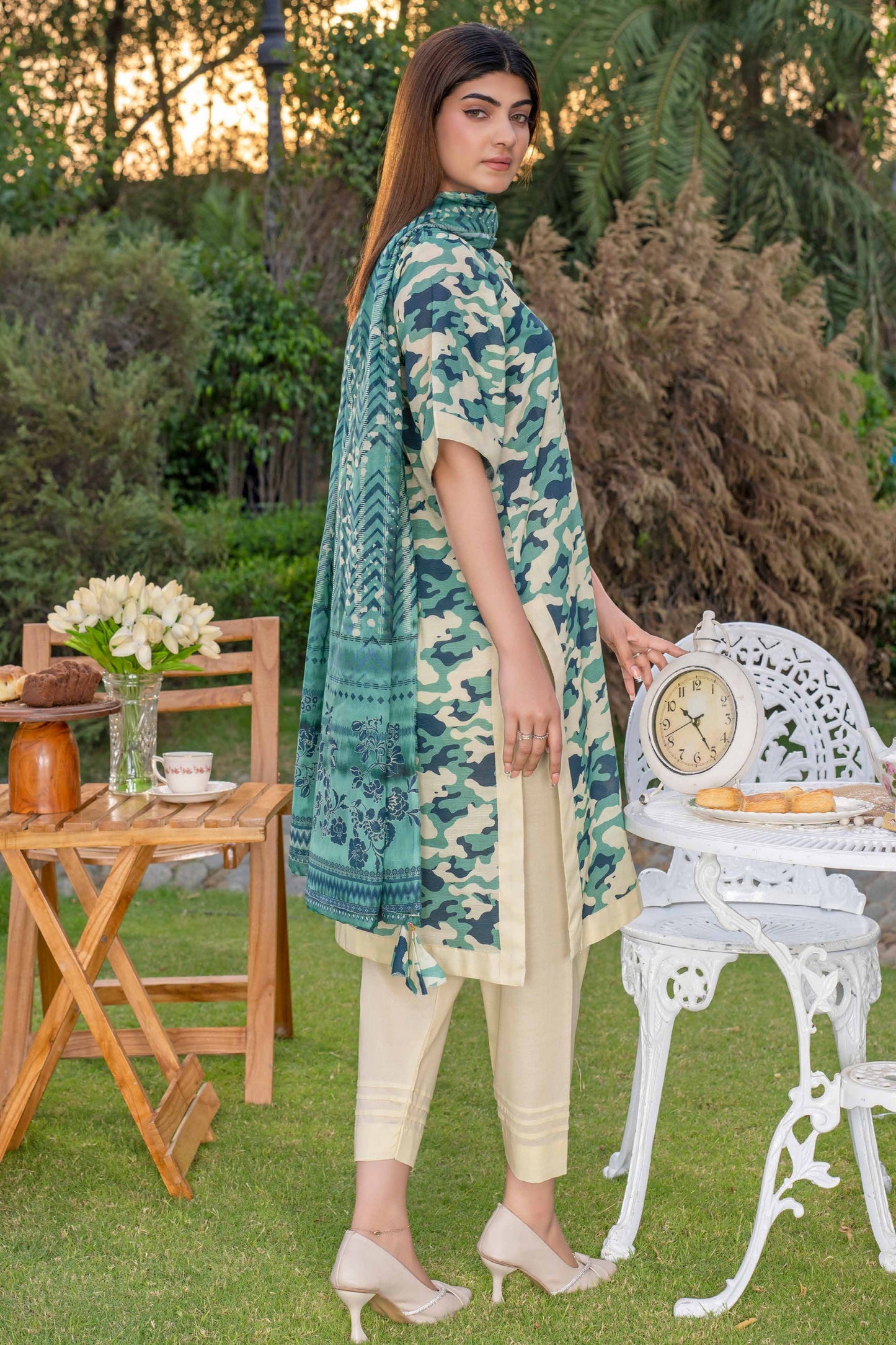 Wania Gold Printed Lawn 3PC