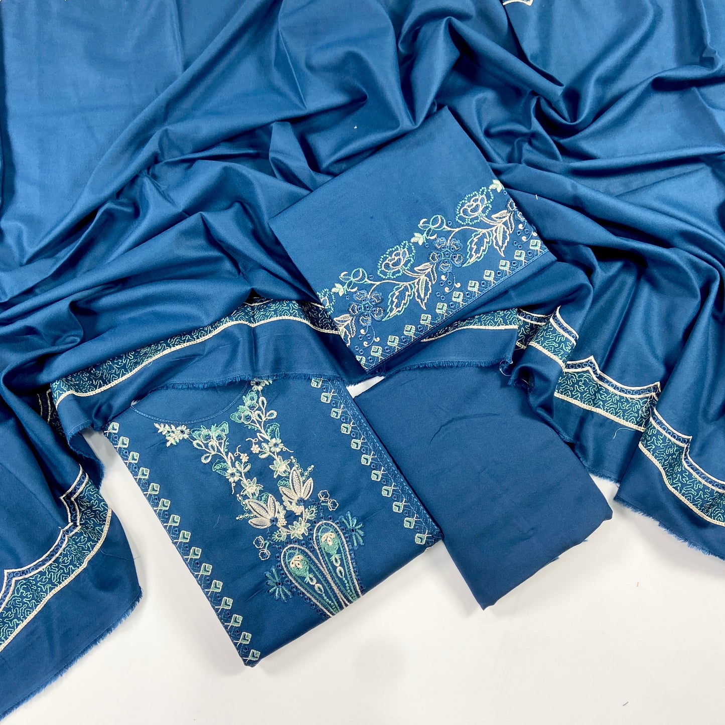 Asim Jofa Luxury Emb Dhanak 3PC