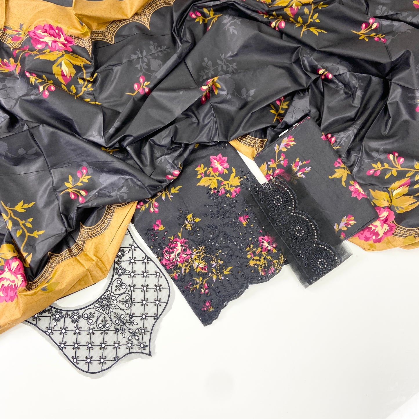 Iznik Printed Linen With Emb Patches 3PC
