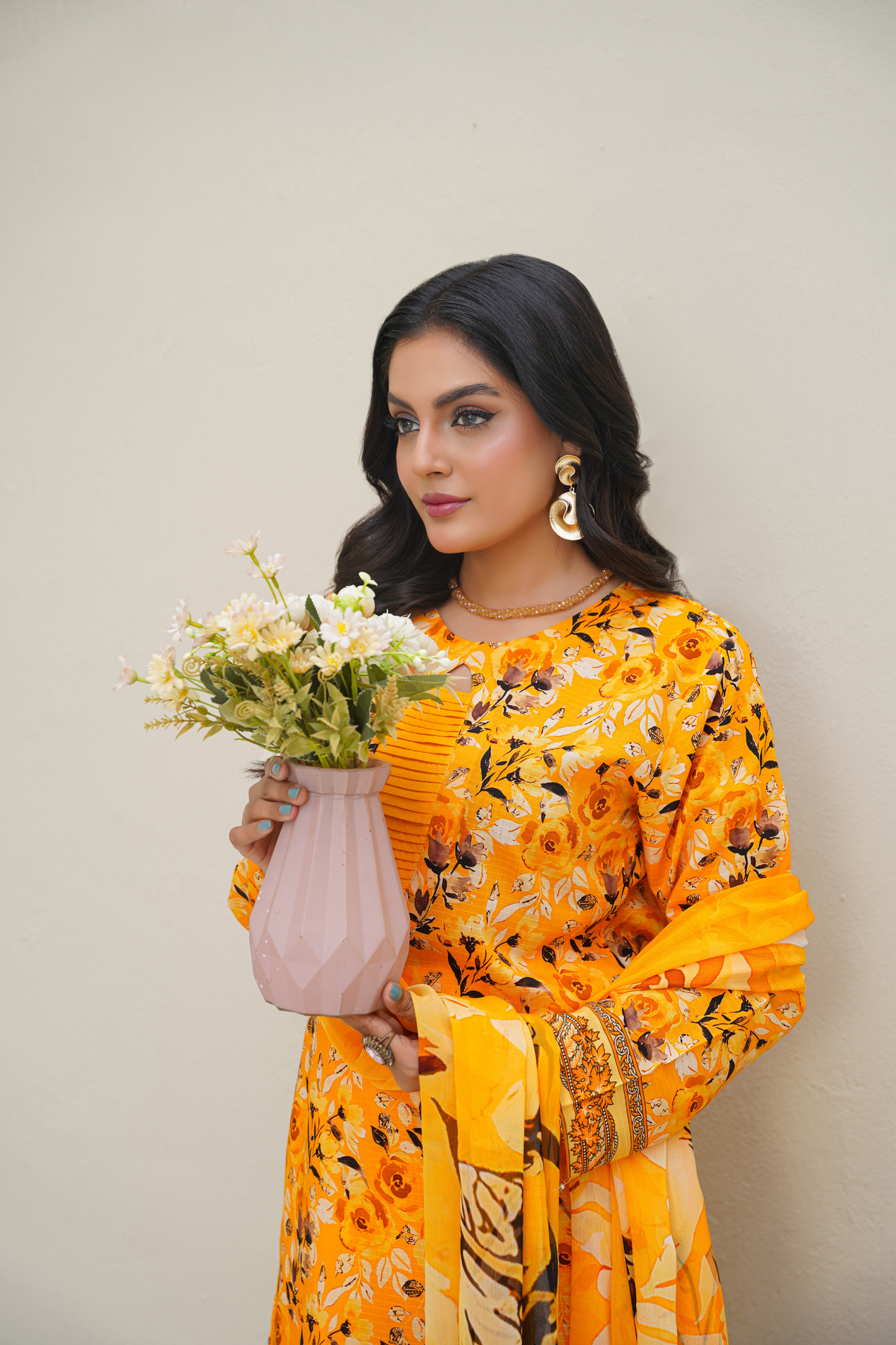 Anaya – Aaghaz-e-Sardi 3PC Viscose Suit