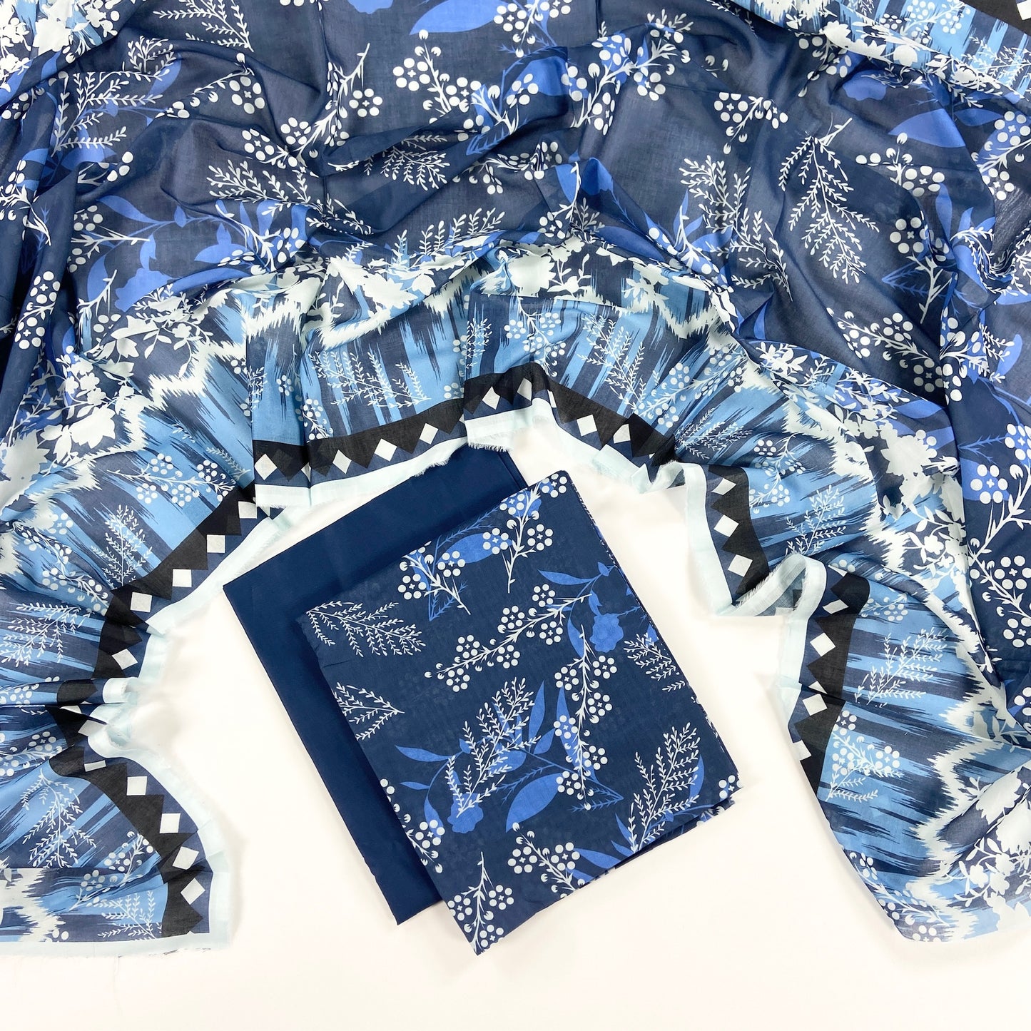 Nishat Digital Printed Lawn 3PC